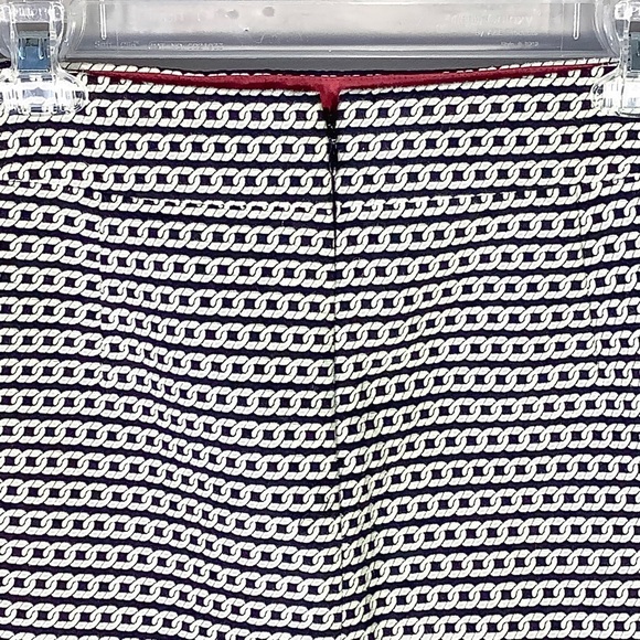 πBANANA REPUBLIC B&W Fit & Flare Skirt - Picture 5 of 6